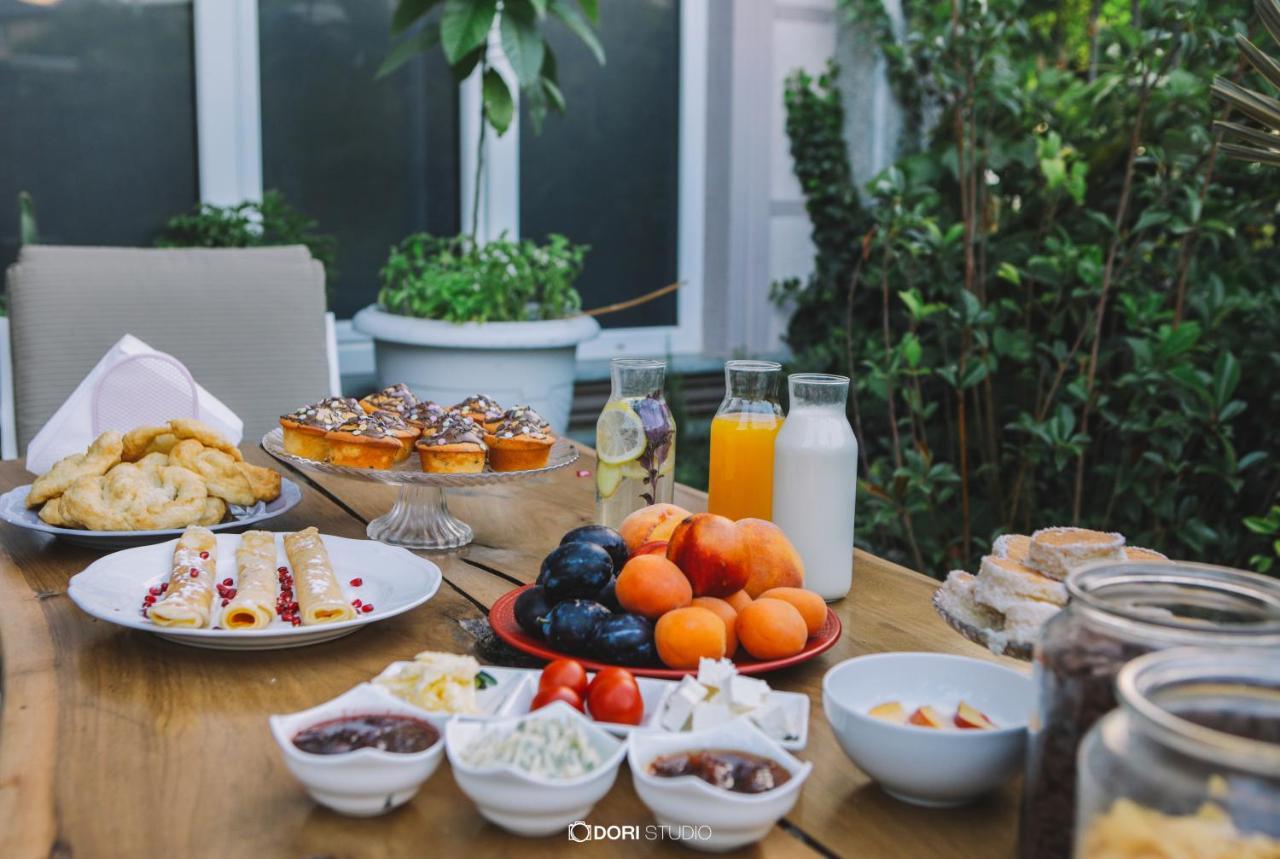 Barba Boutique Hotel Korça Exteriör bild