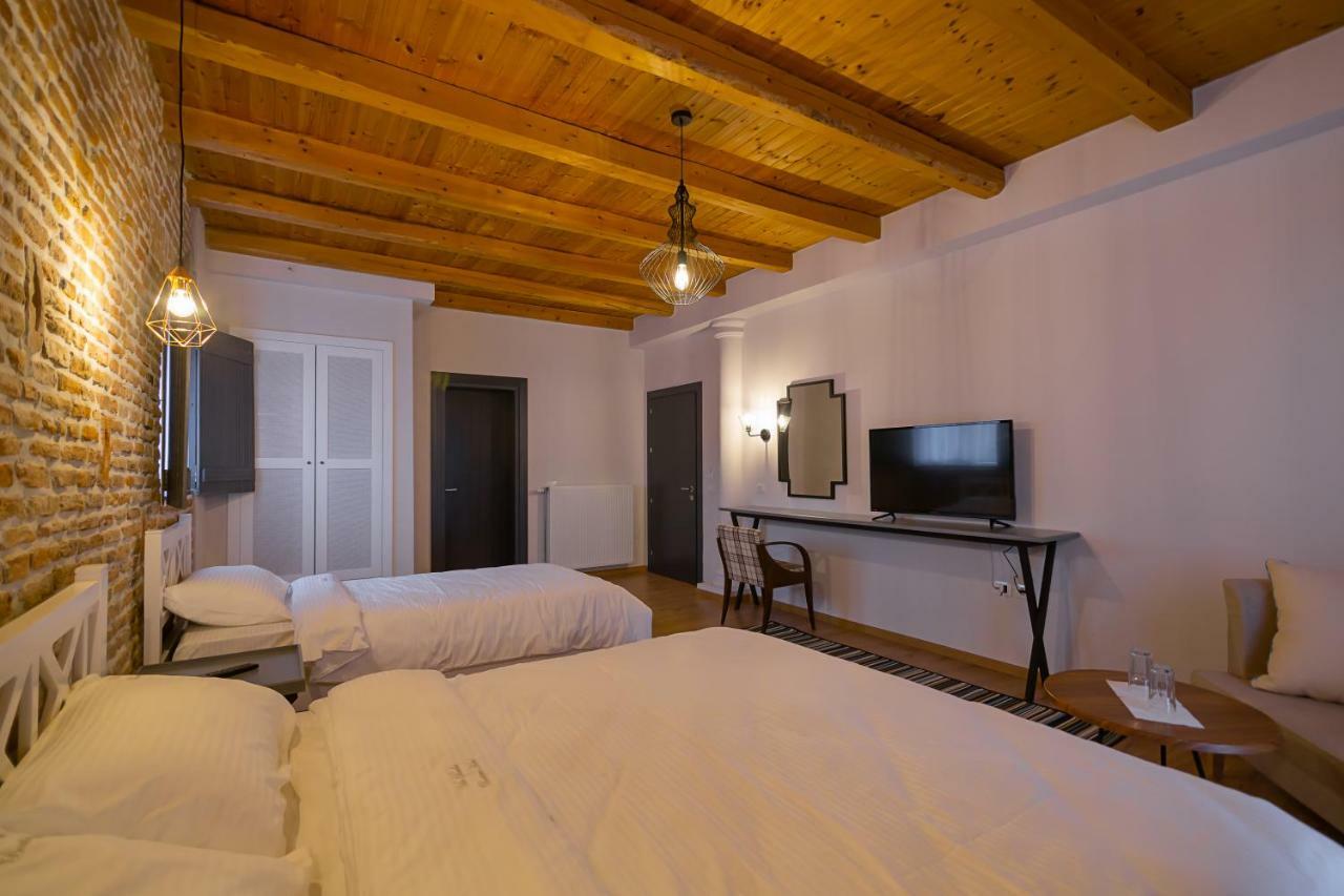 Barba Boutique Hotel Korça Exteriör bild