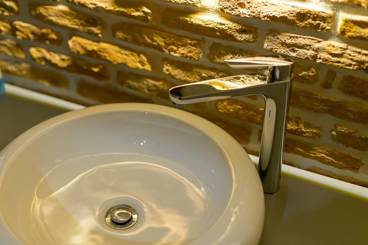 Barba Boutique Hotel Korça Exteriör bild