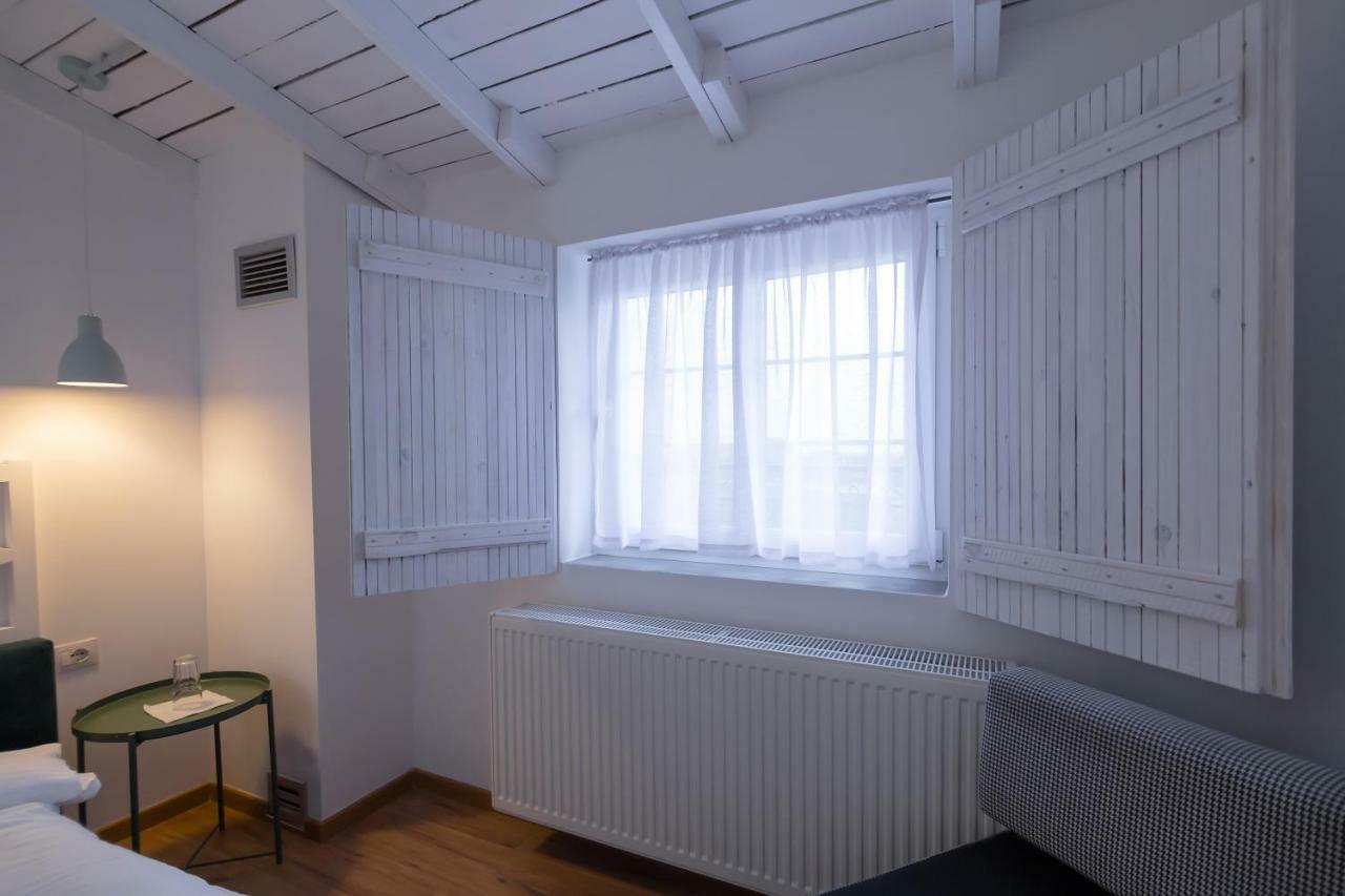 Barba Boutique Hotel Korça Exteriör bild