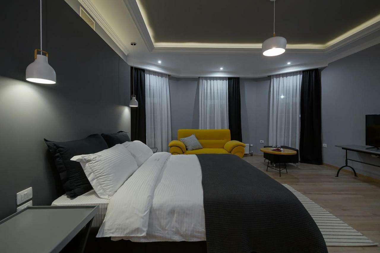 Barba Boutique Hotel Korça Exteriör bild