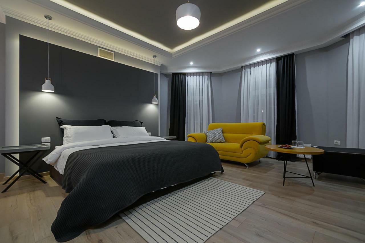 Barba Boutique Hotel Korça Exteriör bild