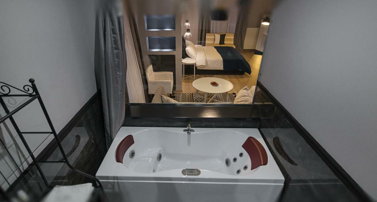 Barba Boutique Hotel Korça Exteriör bild