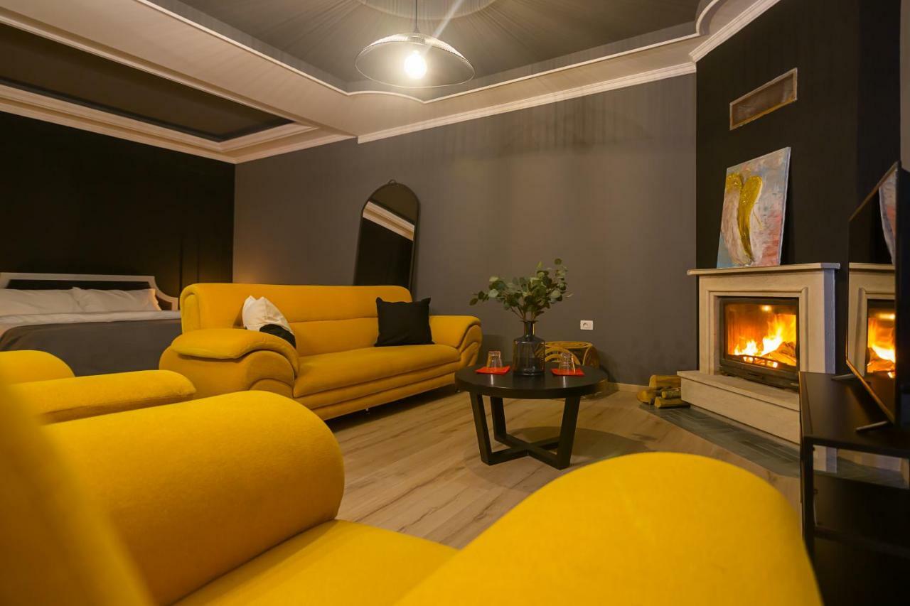 Barba Boutique Hotel Korça Exteriör bild