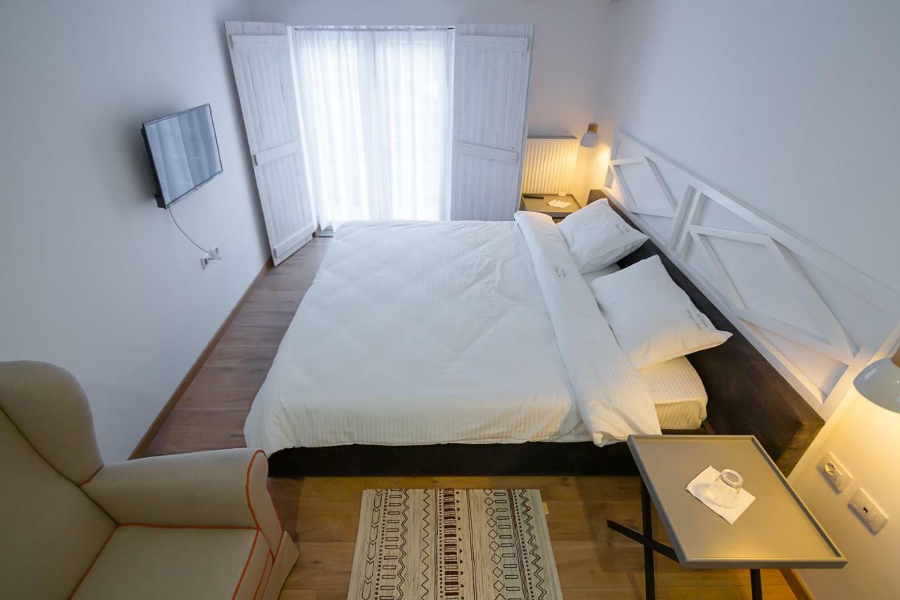 Barba Boutique Hotel Korça Exteriör bild