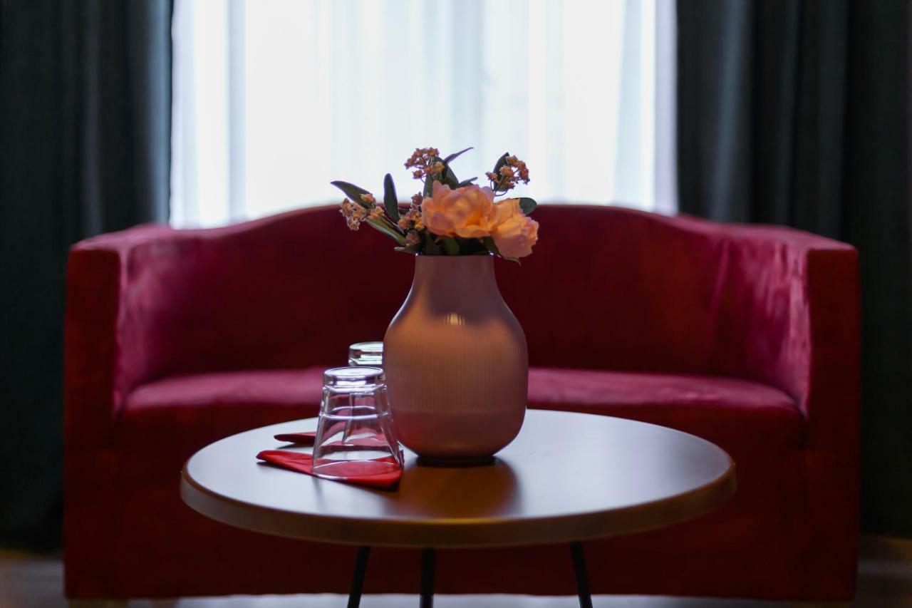 Barba Boutique Hotel Korça Exteriör bild