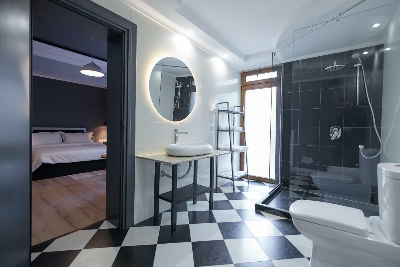 Barba Boutique Hotel Korça Exteriör bild